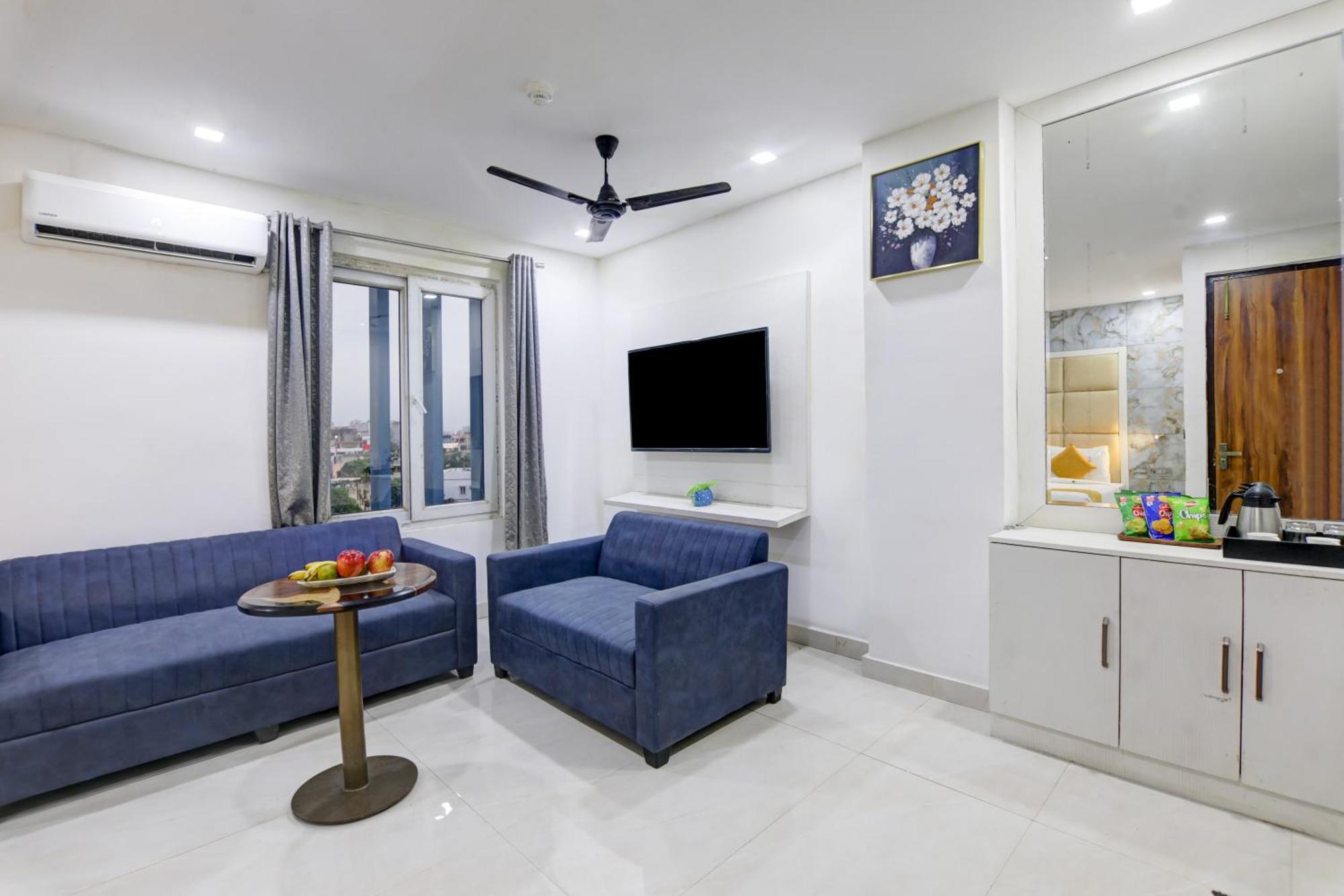 Status By Hotel The Emporio Ghaziabad Exterior foto